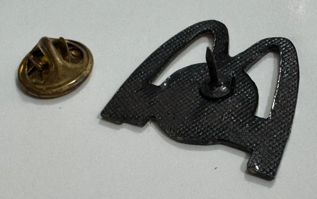 Metalen pin of broche McDonald's dinosaurussen – photo 3